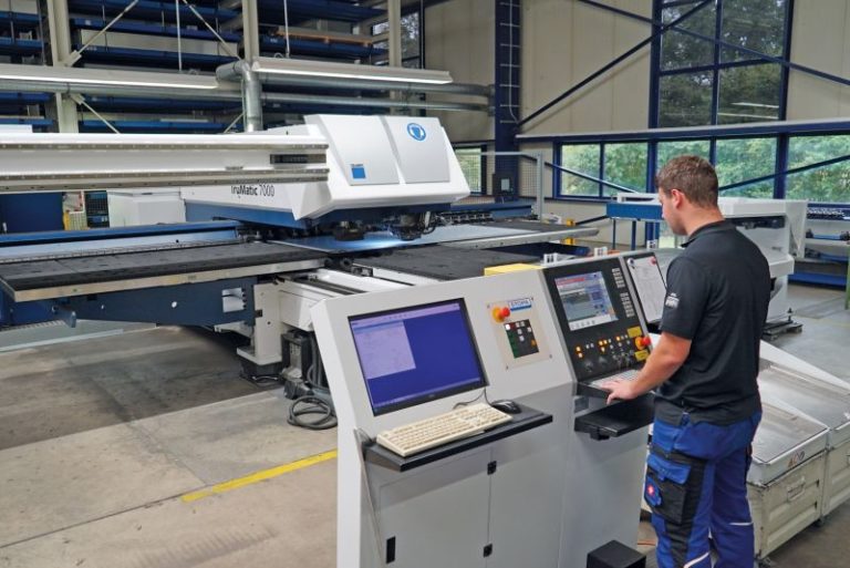 Das Stanzen bei apra-norm - apra.de