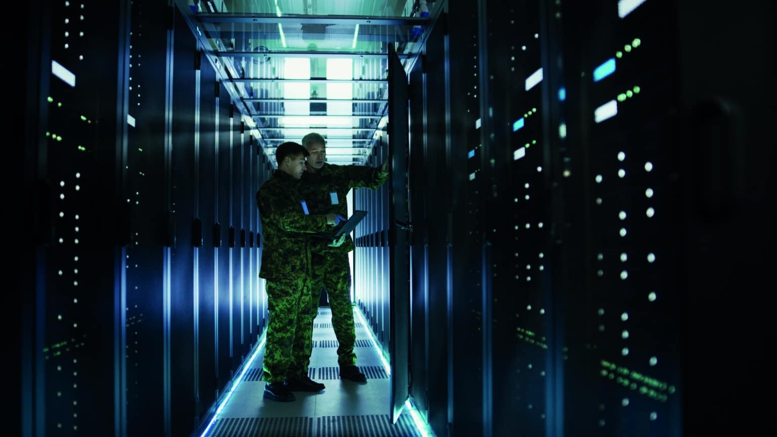Rack für Tempest Anforderungen nach Zonen-Modell; geeignet für sicherheitskritische IT‑Umgebungen in Behörden, Militär, Nachrichtendiensten und geschützten Rechenzentren.